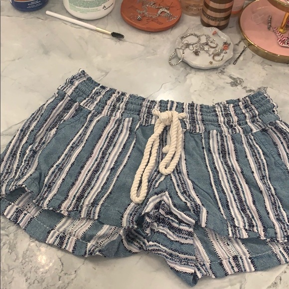 Roxy Pants - Cute flowy shorts